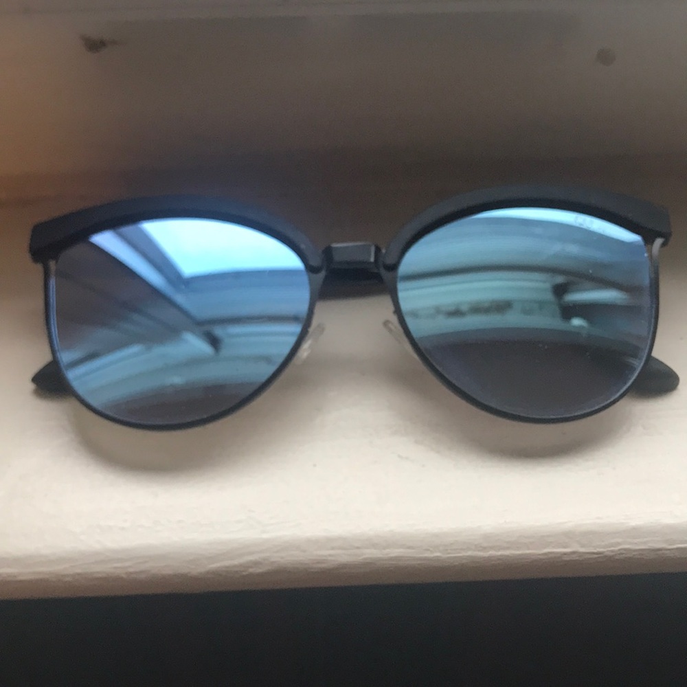 QUAY AUSTRALIA STARDUST SUNGLASSES